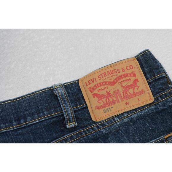 Levi's 541 Athletic Fit Stretch Denim Blue Work Jeans Mens Sz 44 x 28 - Picture 1 of 8